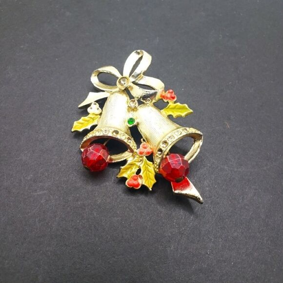 Jingle bells with mistletoe pin brooche - Picture 1 of 12